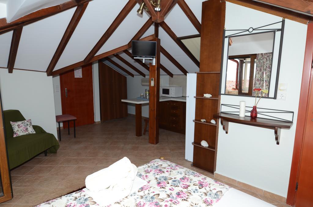 Nostos Rooms Amoliani Bagian luar foto